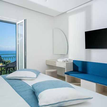 Sea View Deluxe Apartments Vico Equense Bagian luar foto
