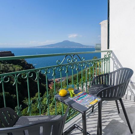 Sea View Deluxe Apartments Vico Equense Bagian luar foto