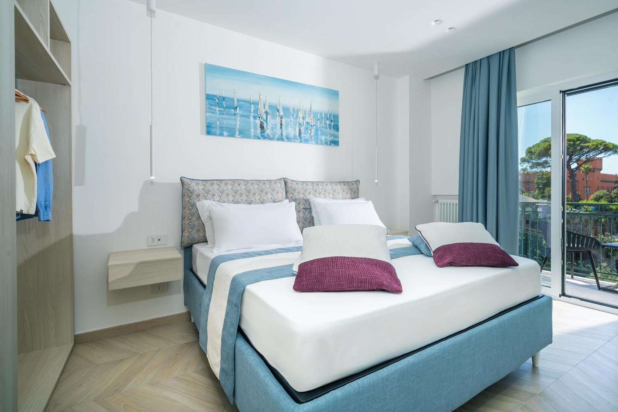 Sea View Deluxe Apartments Vico Equense Bagian luar foto